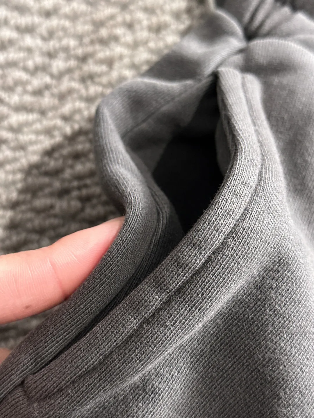 🅿️330 shipped next day, high-end goods, Stone Island 2025 spring and summer new elastic band casual heavy-duty washed loose shorts, made by imported machines from Italy, 1:1COPY with eyes closed. The hem of the trousers is hemmed with two needles, the stitching is fine and firm, and the custom-made fabrics are highly breathable and comfortable, with impeccable details. The brand element design concept reflects high quality. It feels delicate and soft! It presents a casual cut and the upper body shape is great! Size: S-XXL